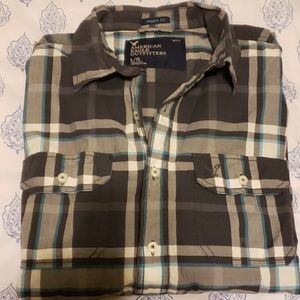 American Eagle Mens Large Plaid Button Down shirt